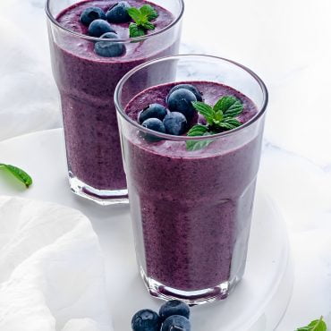 Energies Your Day with a Nourishing Blueberry Smoothie Recipe